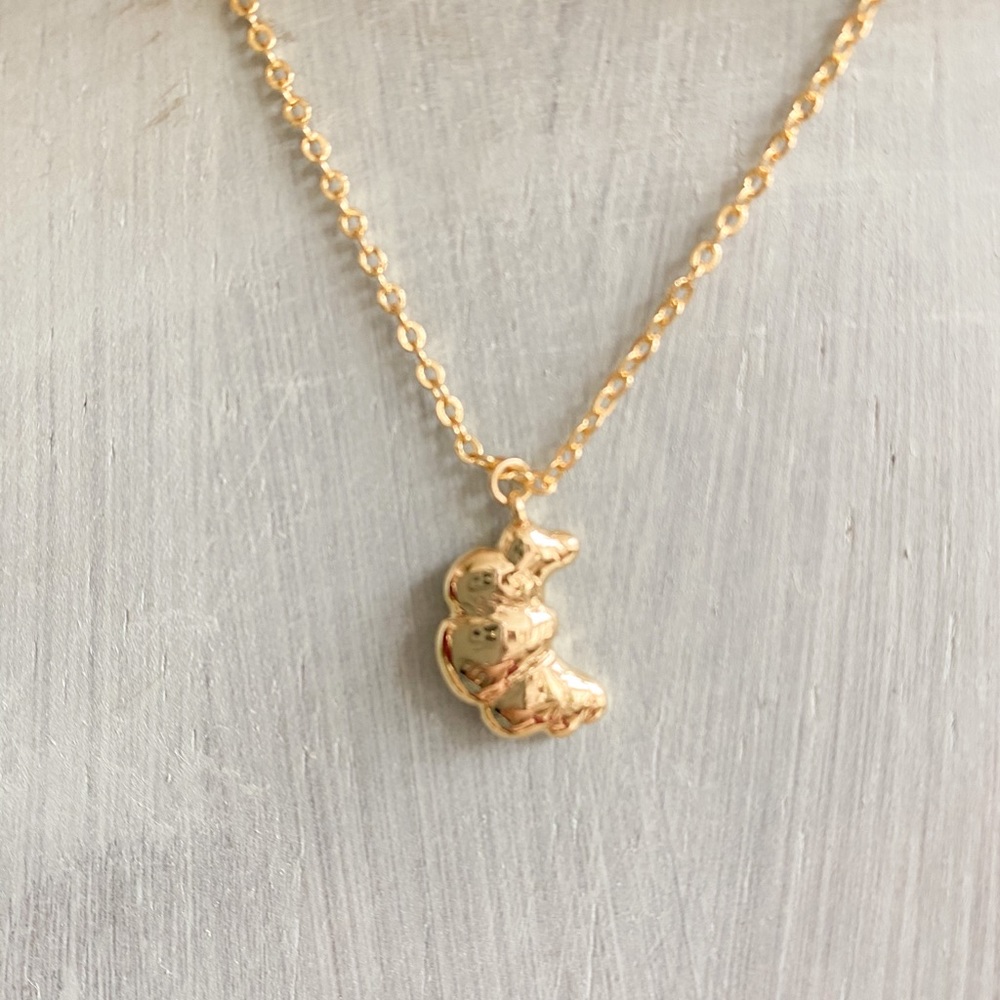 Dainty croissant necklace